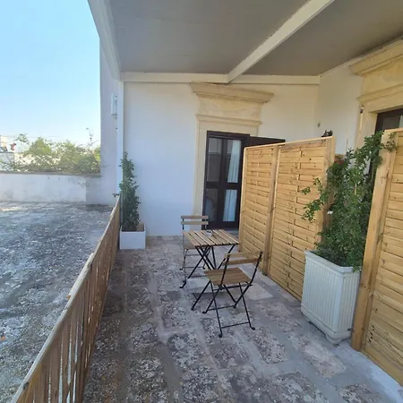 Tenuta Del Salento לינה וארוחת בוקר 4*